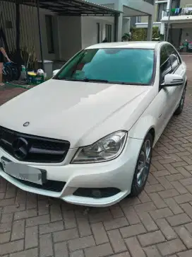C200 facelift th.2011 PUTIH MULUS