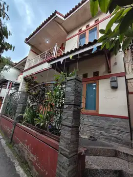 Dijual  Kost-an Aktif & Rumah Induk di Dago BAndung