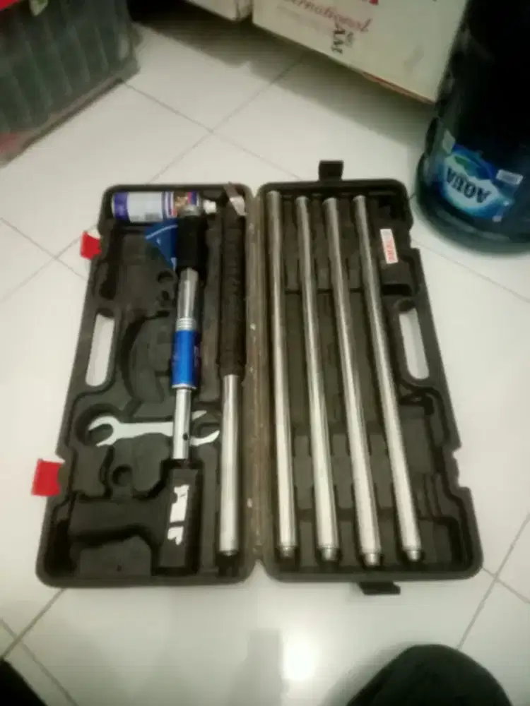 Boset (Alat pasang pengantung Di Dak)