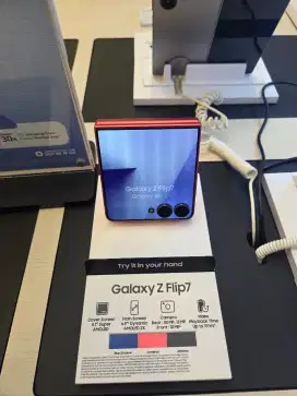 Samsung galaxy Zflip 7 free fit 3 , adaptor 25wat , casing