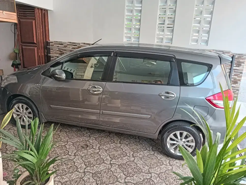Ertiga GX matic 2013 (tipe tertinggi) low KM