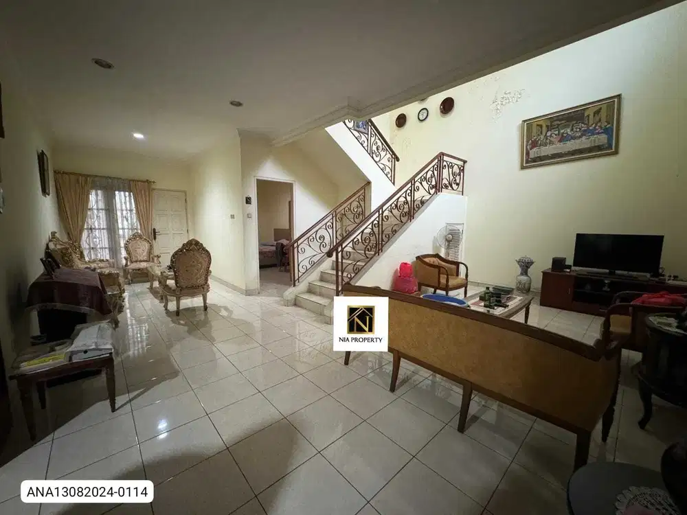 Rumah LT202 Interior Luas LB303 Kota Wisata Cibubur
