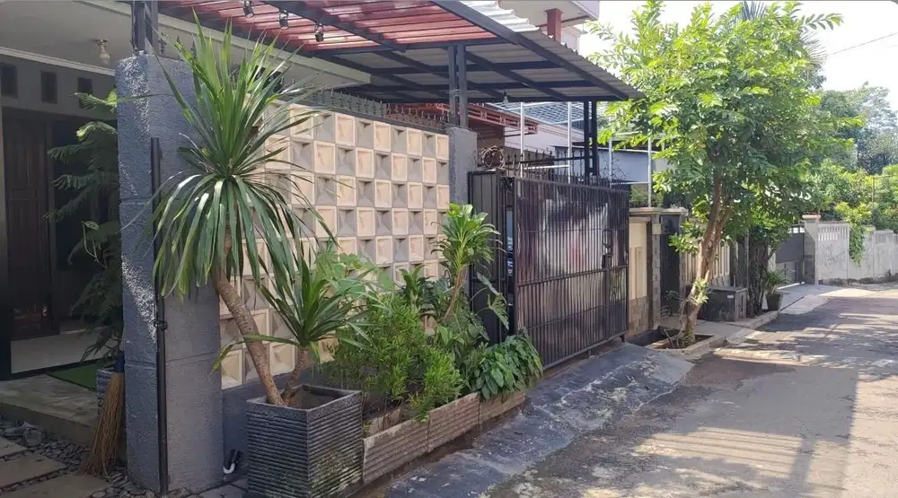 Dijual Rumah di Komp Deppen akses 1 KM ke Stasiun LRT Harjamukti
