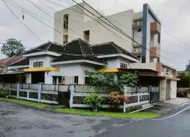 Rumah Pojok Luas 215 Bunga Dewandaru Soekarno Hatta