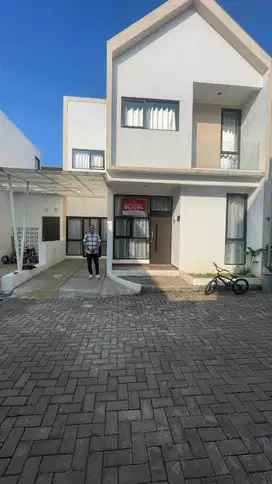 Dijual Rumah via lelang di Mandalika Residence, Derwati