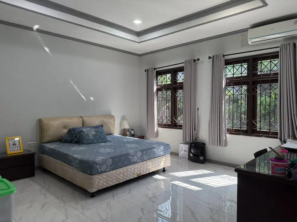 Rumah di Sunter, 2 Lantai - Pinggir Jalan Raya