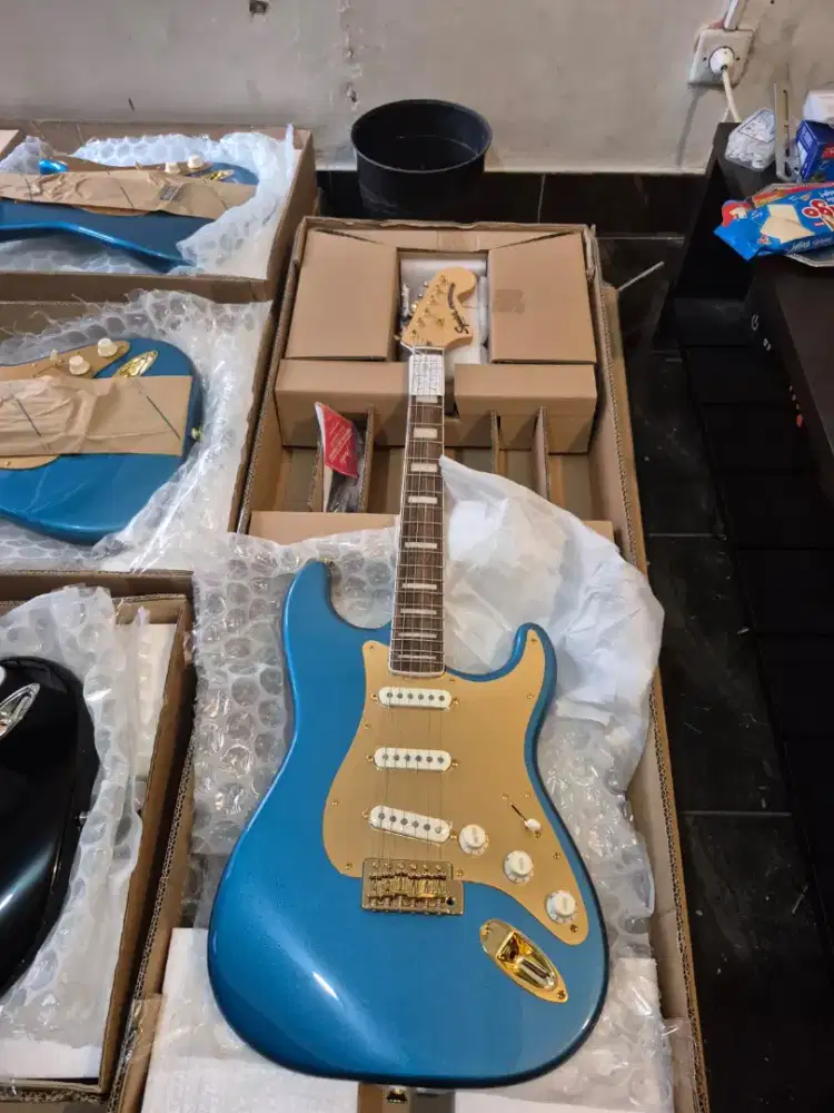 Squier stratocaster by fender 40th anniversery