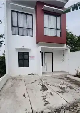 DILELANG Rumah 2 lantai bagus siap huni di Riung Gallery Cipamokolan