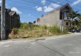 Tanah tepi jalan kampus ums solo