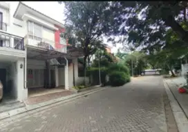 LELANG RUMAH DI CLUSTER TOWN HOUSE EBONY PIK JAKARTA UTARA