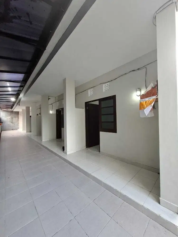 DI JUAL RUMAH KOST 18 KAMAR 3 LANTAI, PUSAT KOTA DENPASAR, BULU INDAH