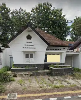 Rumah Tinggal Cocok Untuk Homestay atau Cafe Lokasi di Jalan Pahlawan