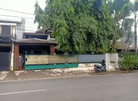 Jual Cepat rumah Bintaro Jl Cendrawasih depan taman Jakarta