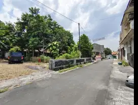 Tanah area kampus atmi dan ums solo