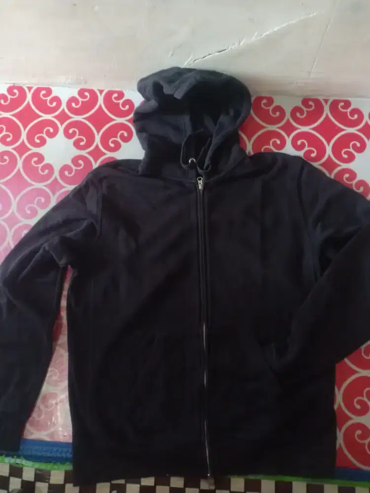 Jaket atau Hoodie ada topi.2 warna beda model