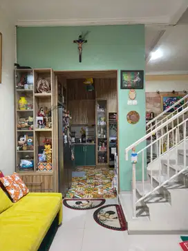 RUMAH 2 LANTAI DI KOTA WISATA CIBUBUR, SUDAH SHM.