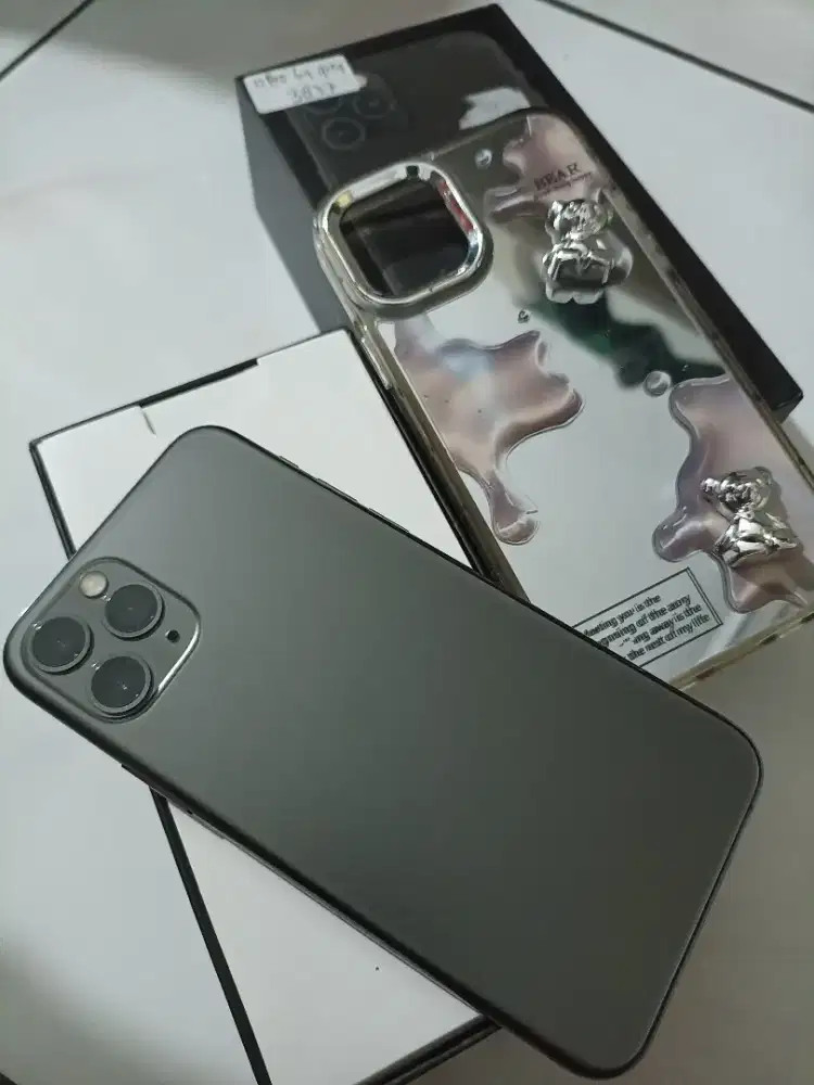 IPHONE 11 PRO 64gb mulus pemakaian pribadi