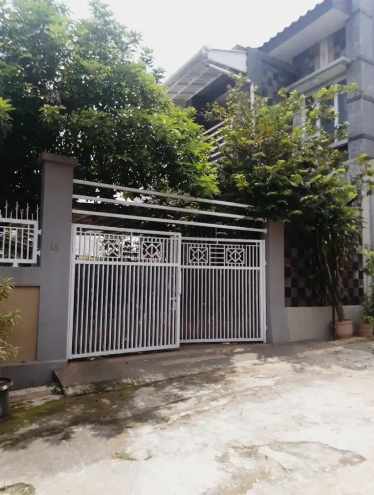 Rumah 2 lantai lahan luas dekat 2 exit toll di Meryung Depok