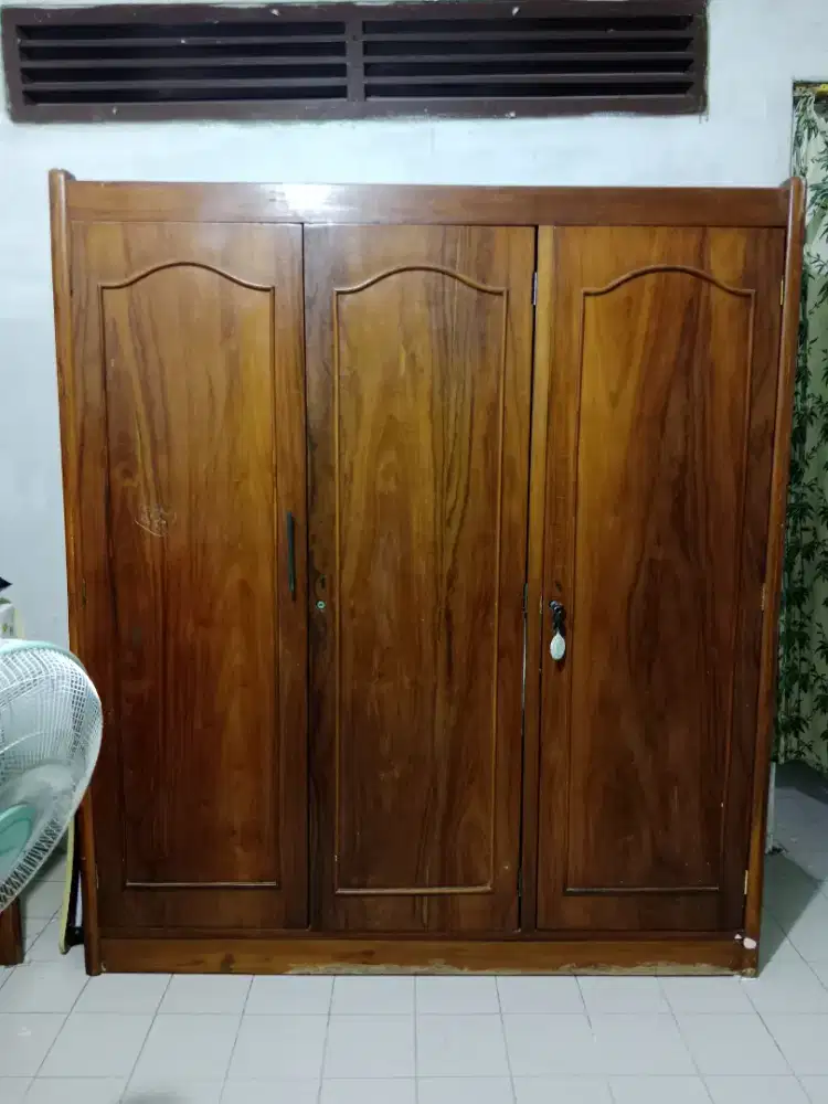 Jual emari pakaian kayu jati