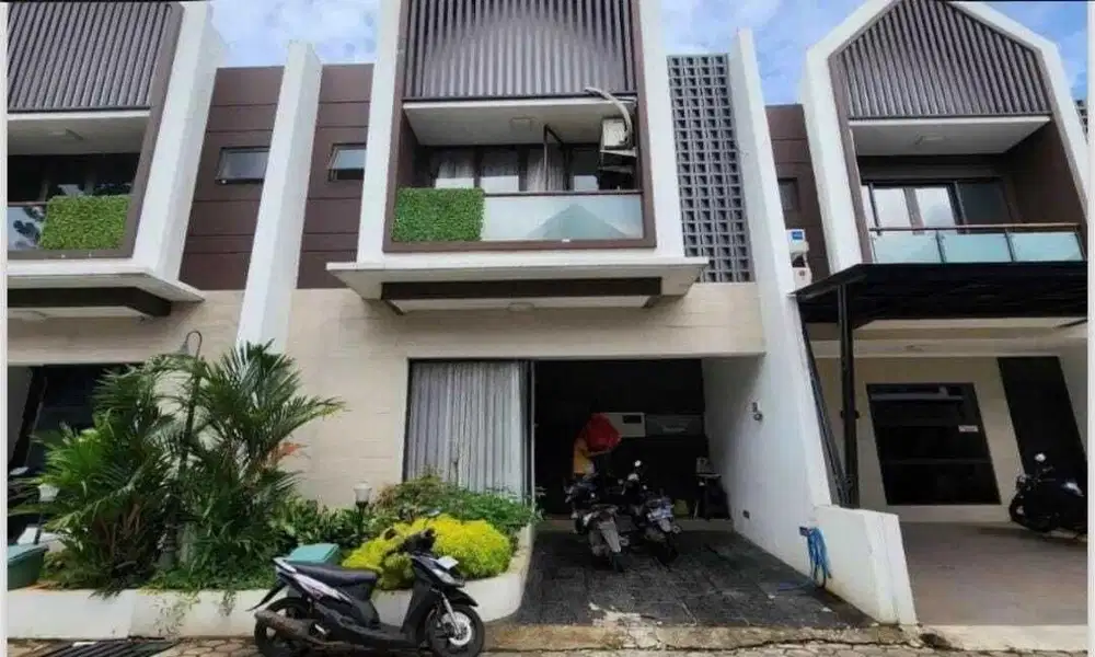 Jual via lelang Rumah bagus 2 lantai di Perumahan avyana cibubur depok