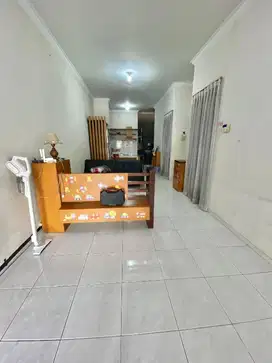 Rumah Kuldesak Taman Holis Indah