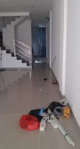 Jual cepat ruko ada lift barang di kelapa gading strategis 3 lantai