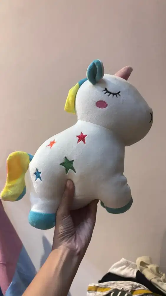 Unicorn lucu bersih