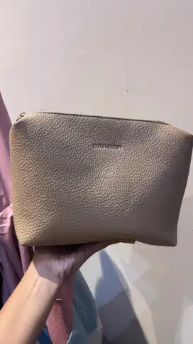 Tas penyimpanan pumping di kantor