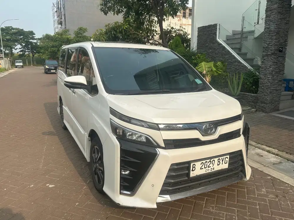 Toyota Voxy 2018 Putih AT | Mobil Keluarga | Siap Pakai | Mesin Aman