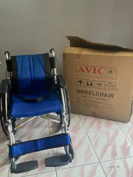 Kursi roda masih kaya baru
