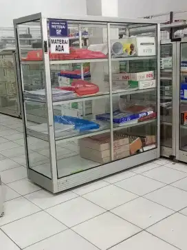 Etalase kaca bekas