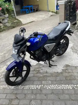 Megapro injeksi THN 2014 plat B jakarta