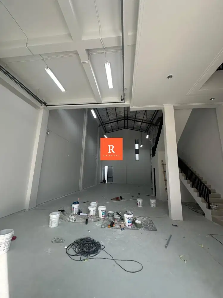 Disewakan gudang Bizpark 2 lantai pantai indah kapuk LT 360m² LB 360m²