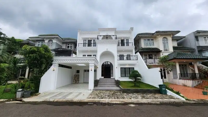 di jual rumah modern Clasik baru kolam renang Sentul city