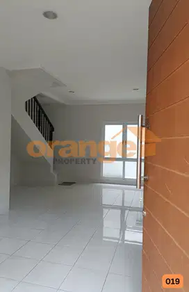 Di Jual Rumah Cantik Siap Huni Hadap Utara di Kota Wisata