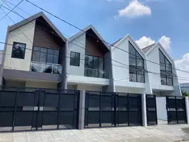 Dijual Rumah 2lt bebas banjir di Meruya Utara