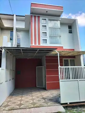 Rumah siap huni 2 lantai murah di simolawang kec. Simokerto