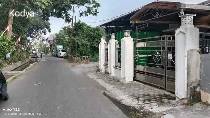 Jual Rumah dua lantai di utra Terminal Giwangan Yogyakarta