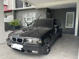 DIJUAL BMW E36 318 M43 WARNA HITAM