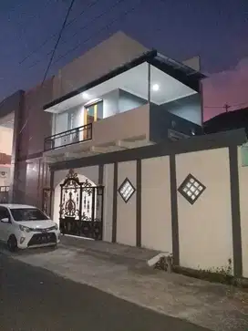 Rumah belakang hotel Alana strategis