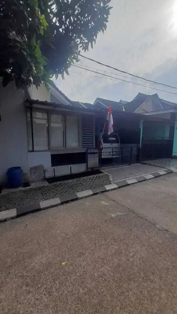 Dijual Cepat Rumah Bagus SHM Semi Furnished di Vila Dago Pamulang