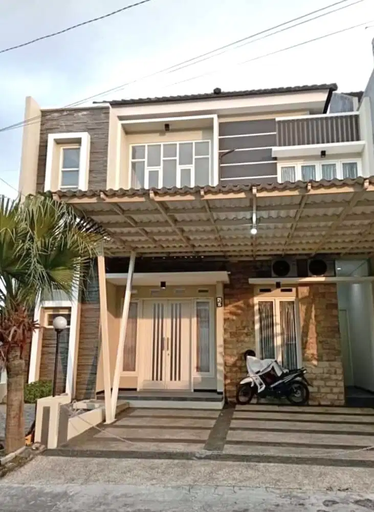 Rumah Minimalis 2 Lantai Kompleks Bagus Tirtasani Royal Resort