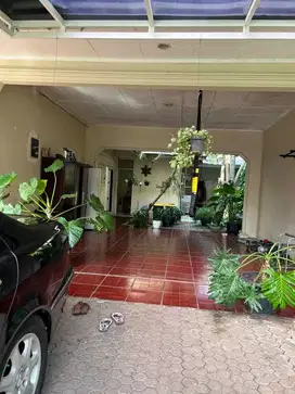 Rumah strategis di KEMANG - Harga Reposisi