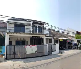 Dijual Rumah dan Kios Pinggir jalan Dekat Grand Galaxy City