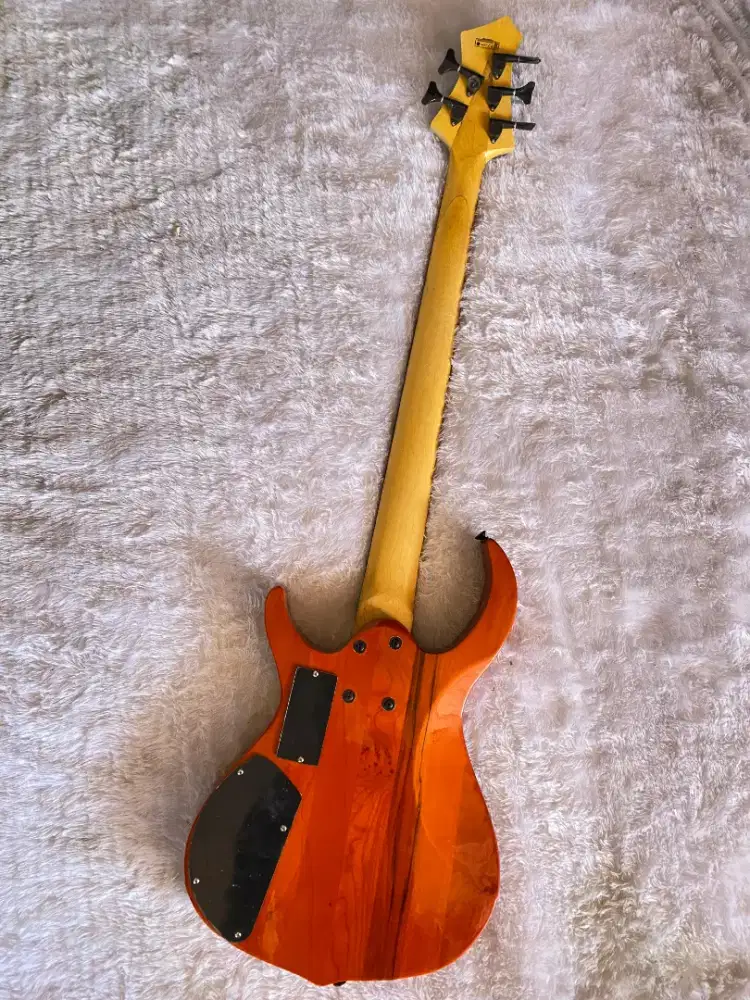 Bass marcus miller custom 5st preamp aktif