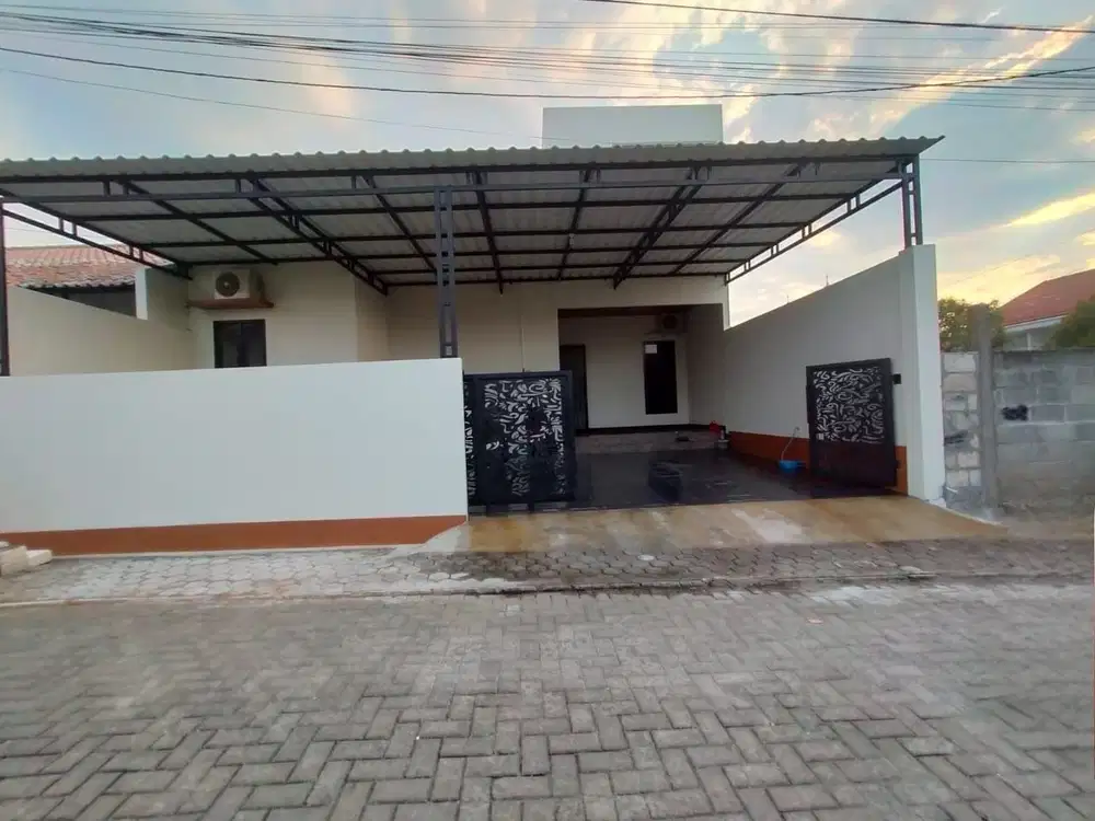 RUMAH READY SIAP HUNI DUA LANTAI MEWAH MINIMALIS MODERN MANYARAN