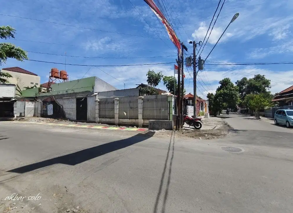 Jual cepat tempat usaha dan kos solo area kampus atmi dan ums