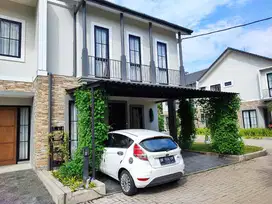 Rumah 2 Lt. Mewah 5 menit ke Lebak Bulus, Jakarta Selatan  FREE PPN