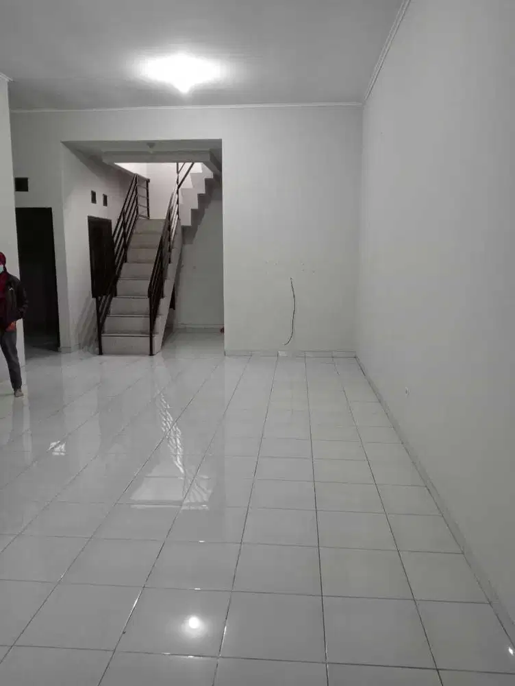 Cibaduyut Dijual Rumah 2 Lantai Nyaman dan Strategis Siap Huni