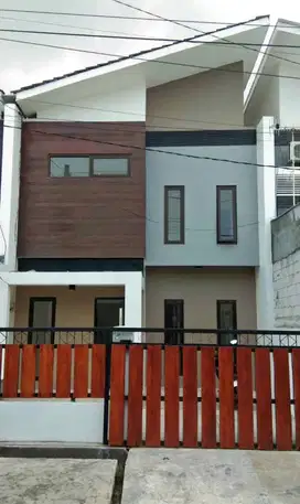 Dijual rumah baru 2 lantai di perum. Gading indah lebak kenjeran